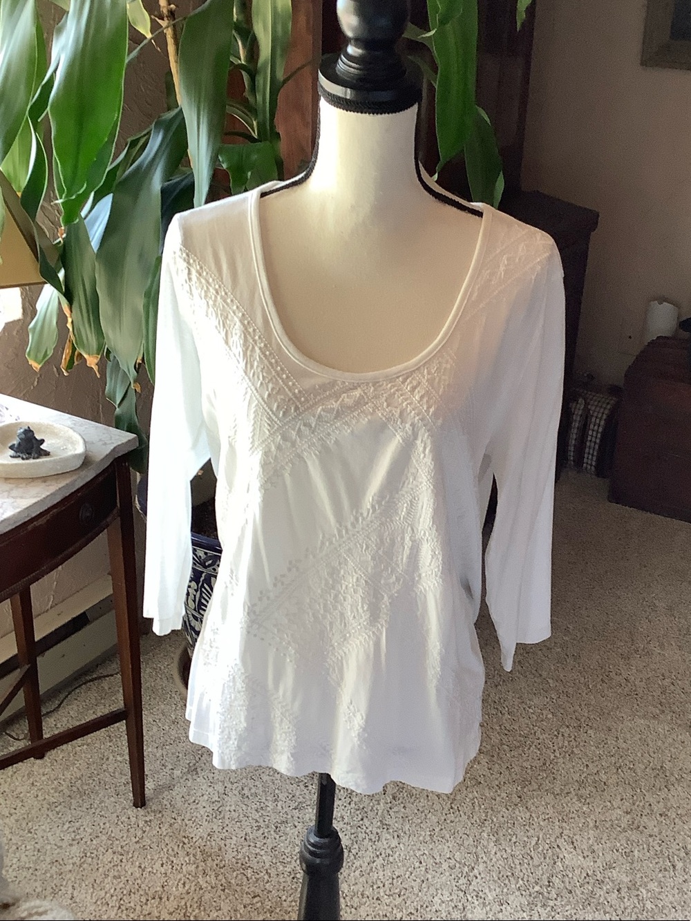 NWOT MOD O DOC White Embroidered Scoop Neck Women’s Top